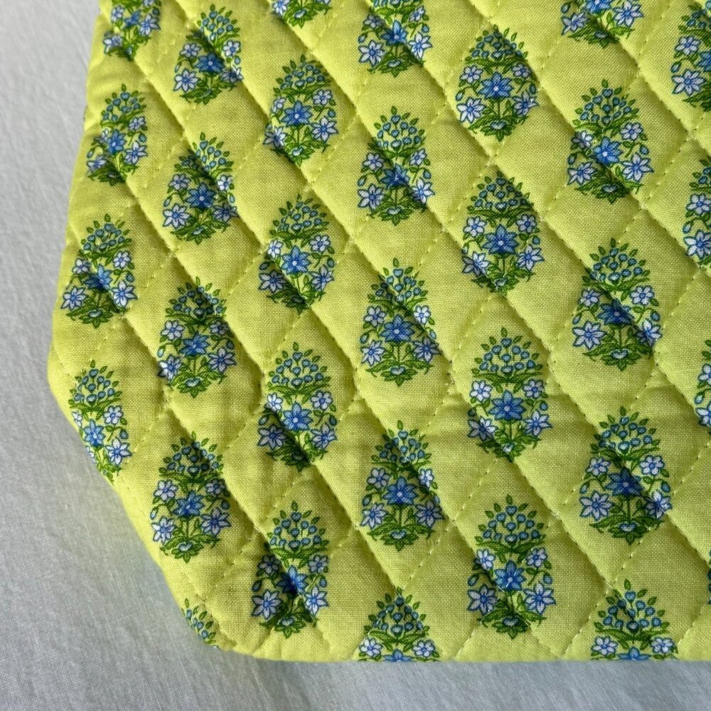 Vera Bradley Retired Tote Bag EUC Quilted Paisley Yellow Blue Elephants USA-Made - Picture 3 of 13